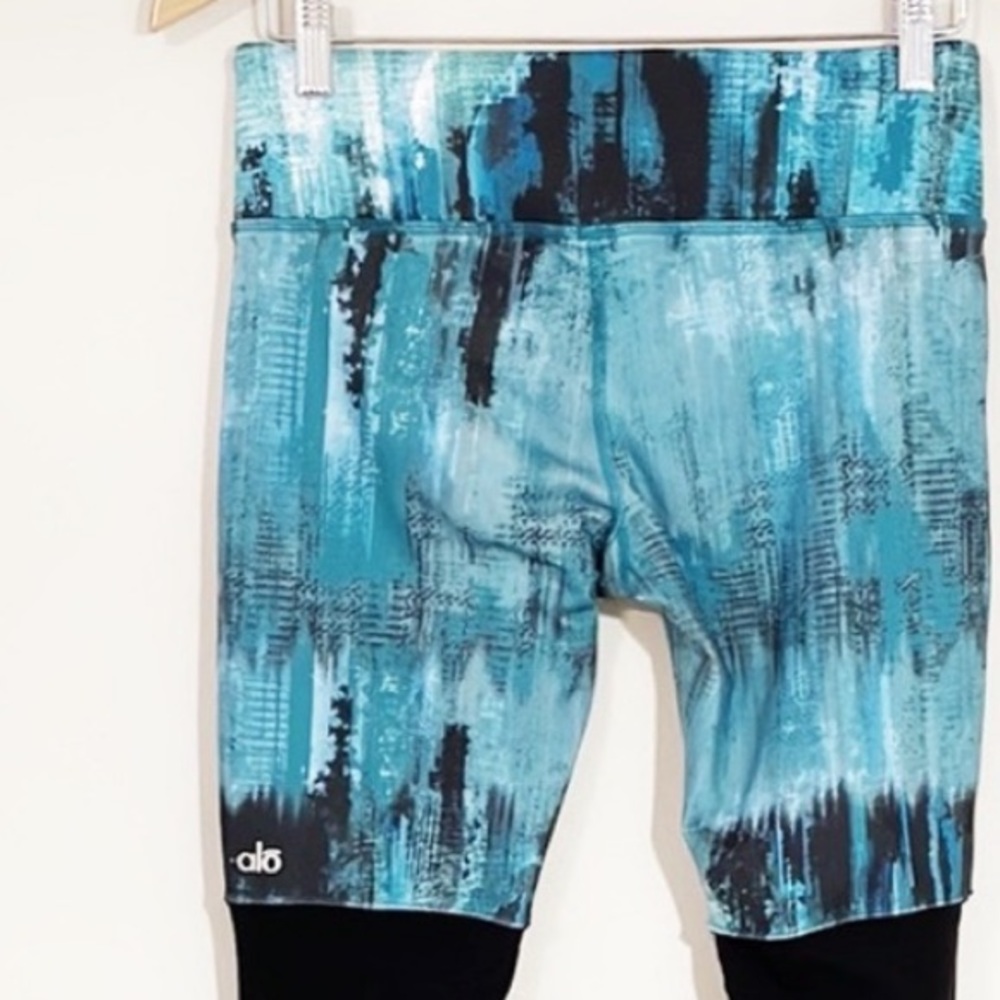 ALO Yoga Goddess Ribbed Leggings Blue Abstract  & Black Leg Warmers Size M - Picture 3 of 8